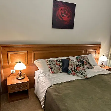 Anna Near Gondola Apartamento *