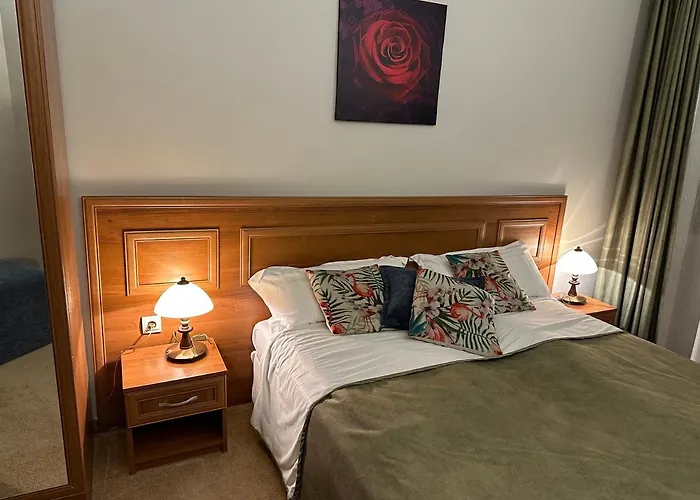 Anna Near Gondola Apartman *